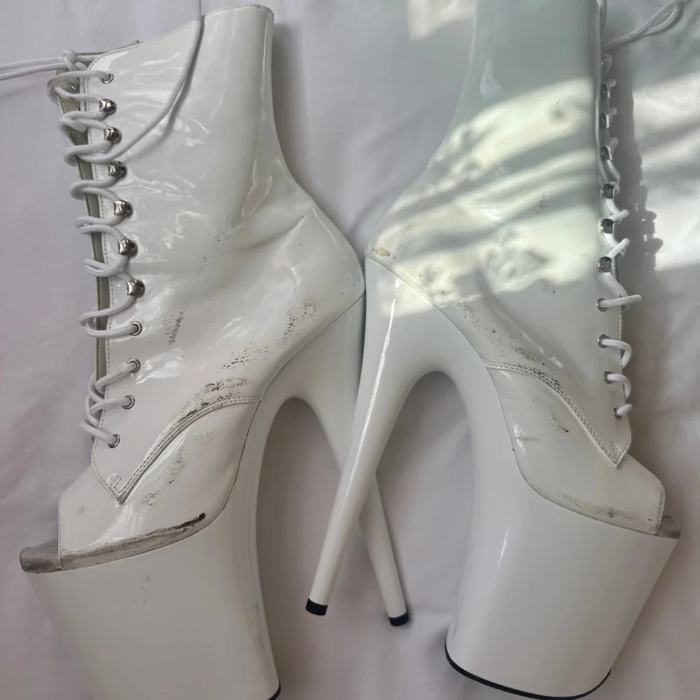 White Platform Lace-Up Boots/ heels - Picture 2 of 2
